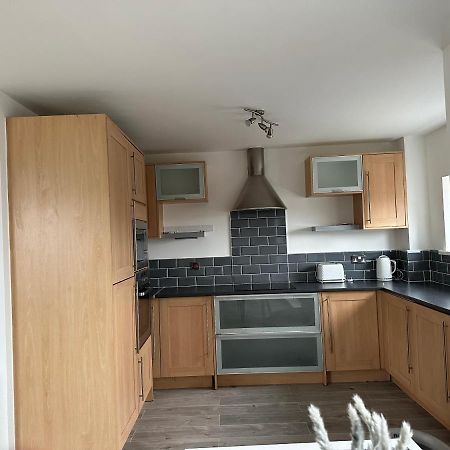 2 Bed Modern Apartment Swansea Esterno foto