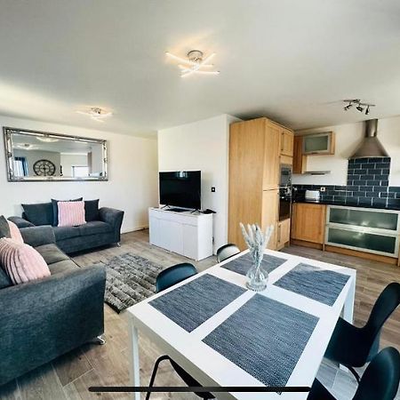 2 Bed Modern Apartment Swansea Esterno foto