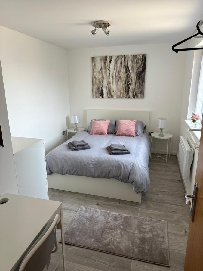2 Bed Modern Apartment Swansea Esterno foto