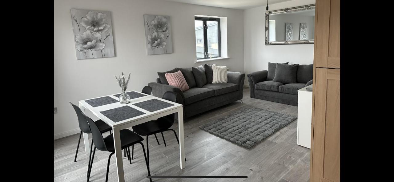 2 Bed Modern Apartment Swansea Esterno foto