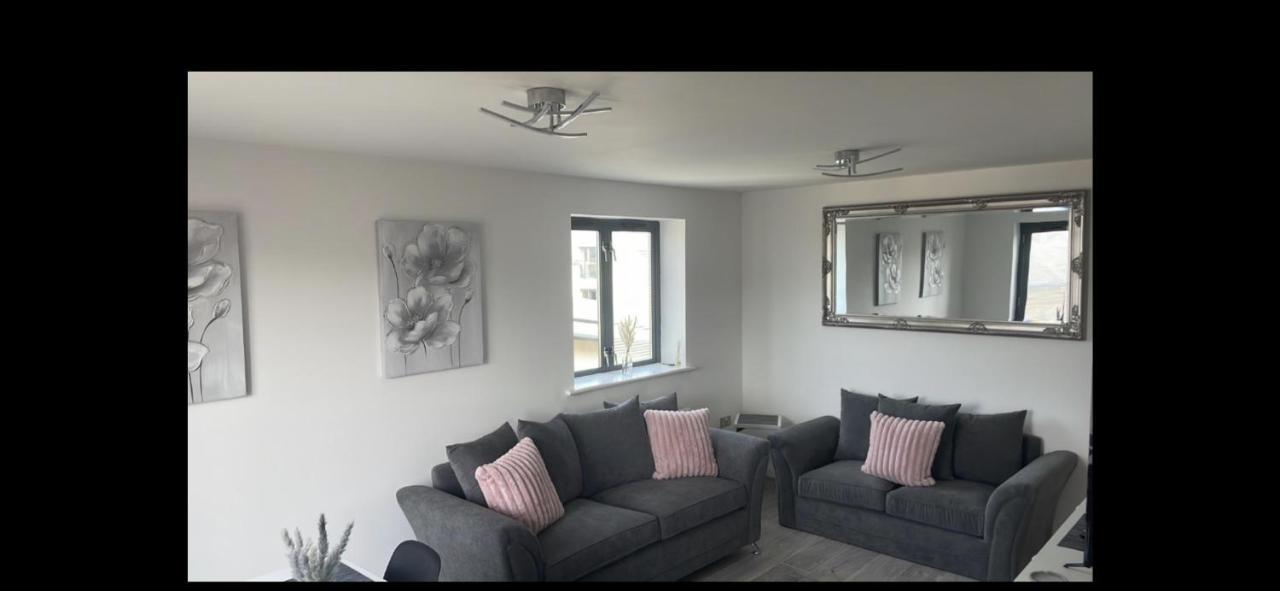 2 Bed Modern Apartment Swansea Esterno foto