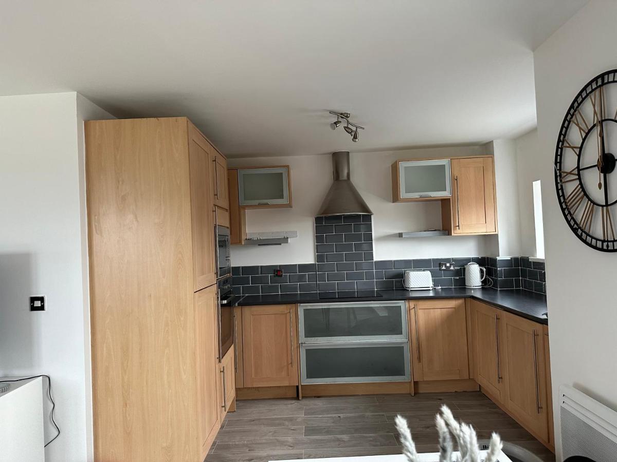 2 Bed Modern Apartment Swansea Esterno foto