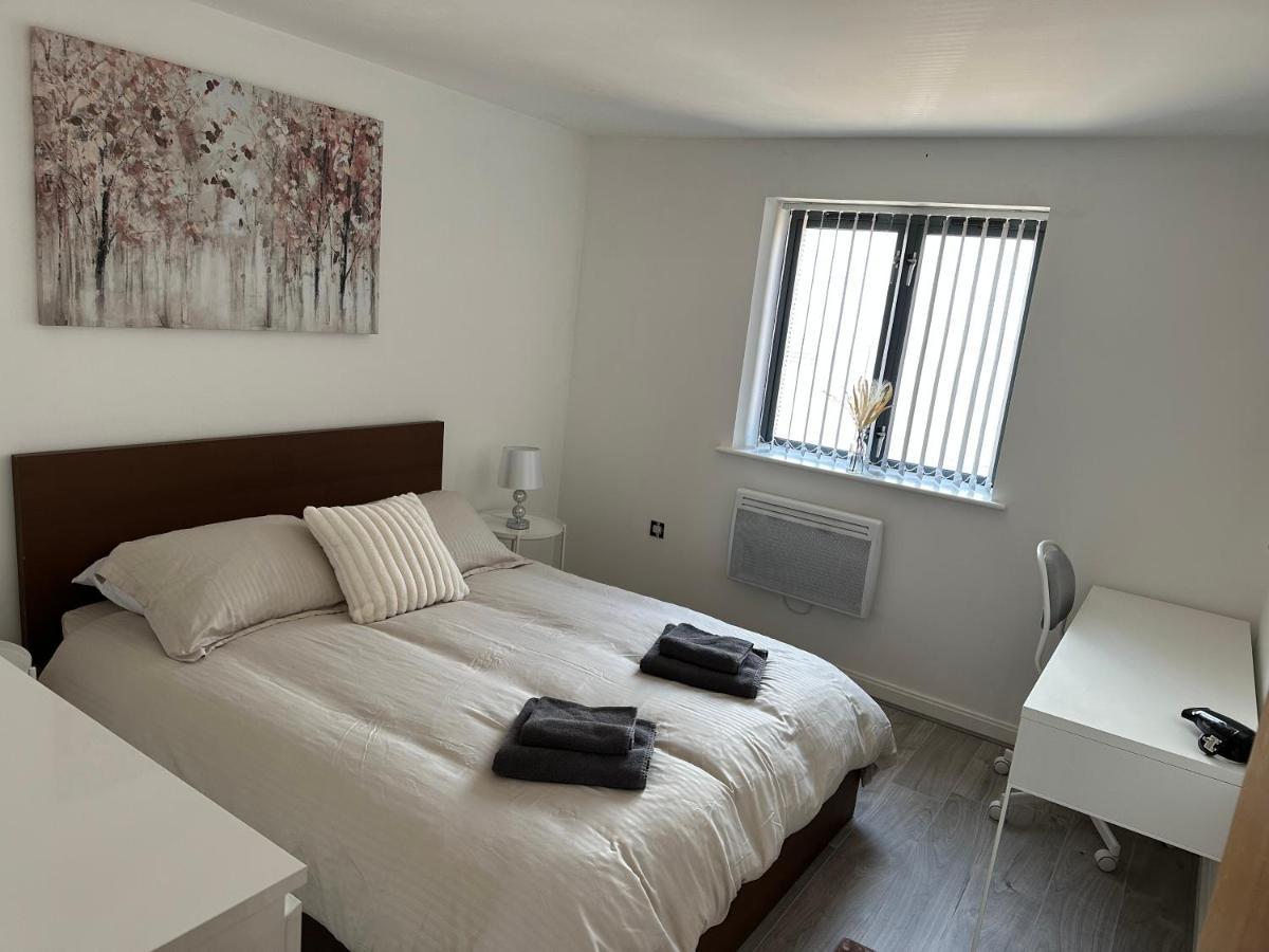 2 Bed Modern Apartment Swansea Esterno foto