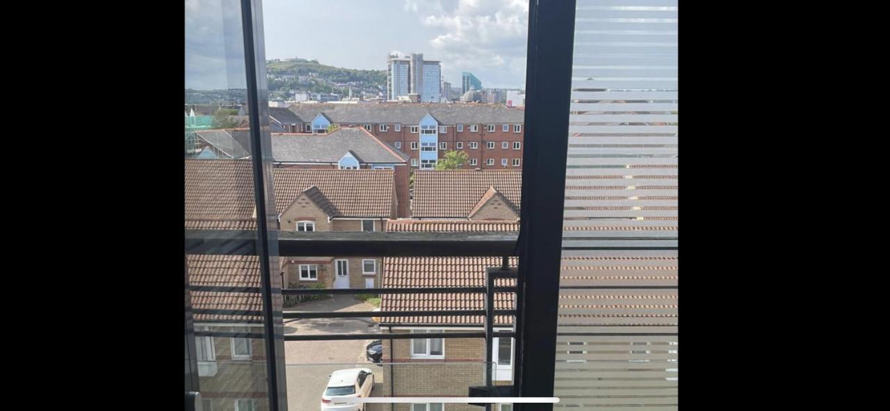 2 Bed Modern Apartment Swansea Esterno foto