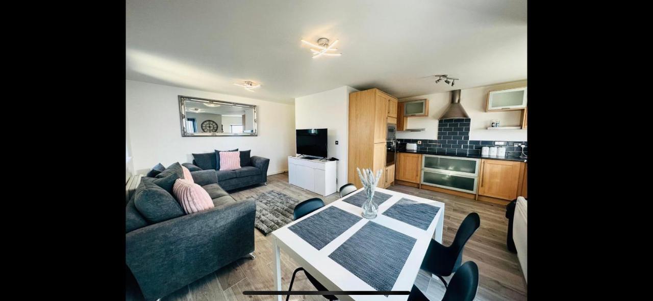 2 Bed Modern Apartment Swansea Esterno foto